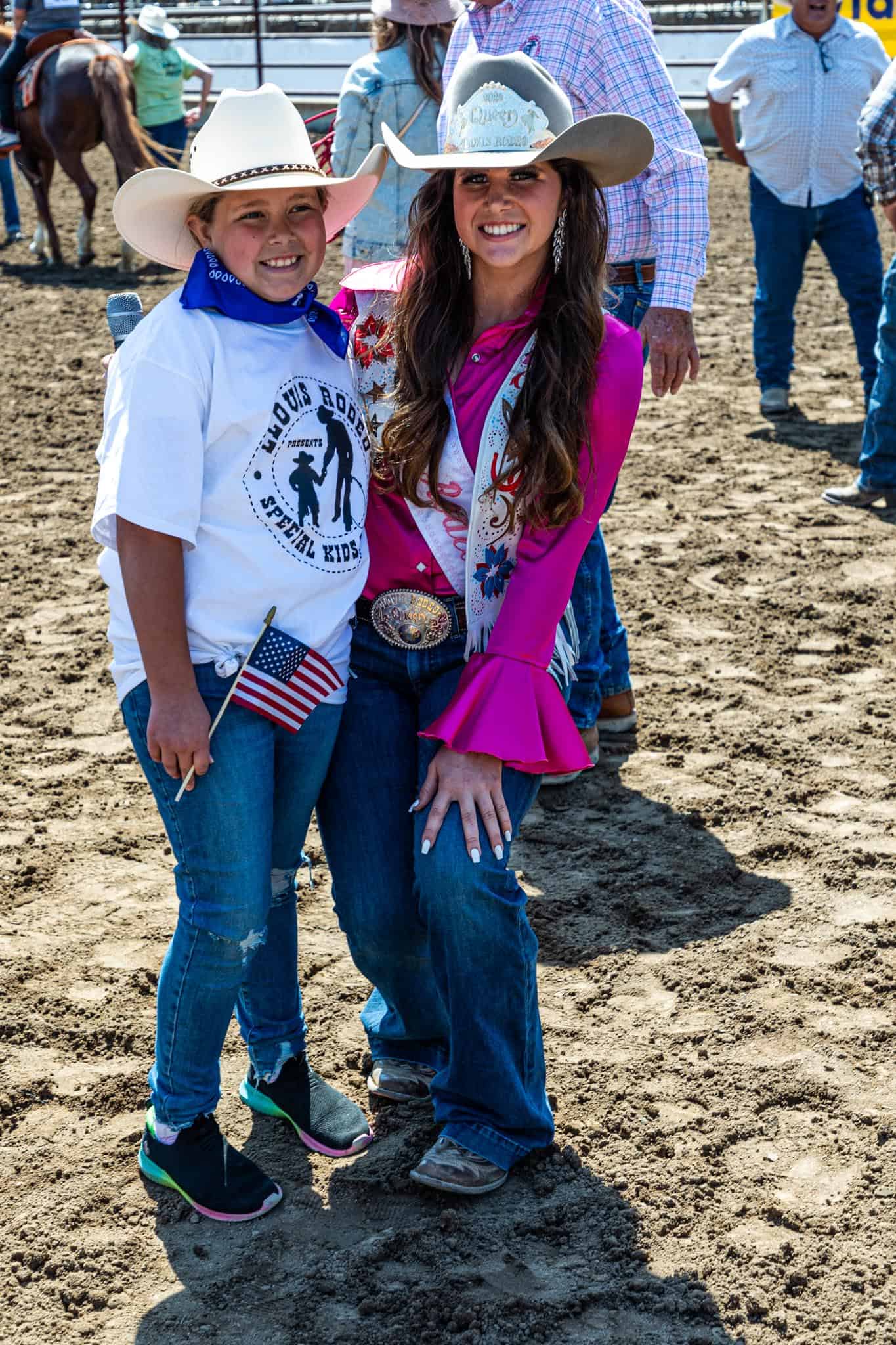 2022 Rodeo Queen Preslye Ede and honorary guest karen - current queens & announcers